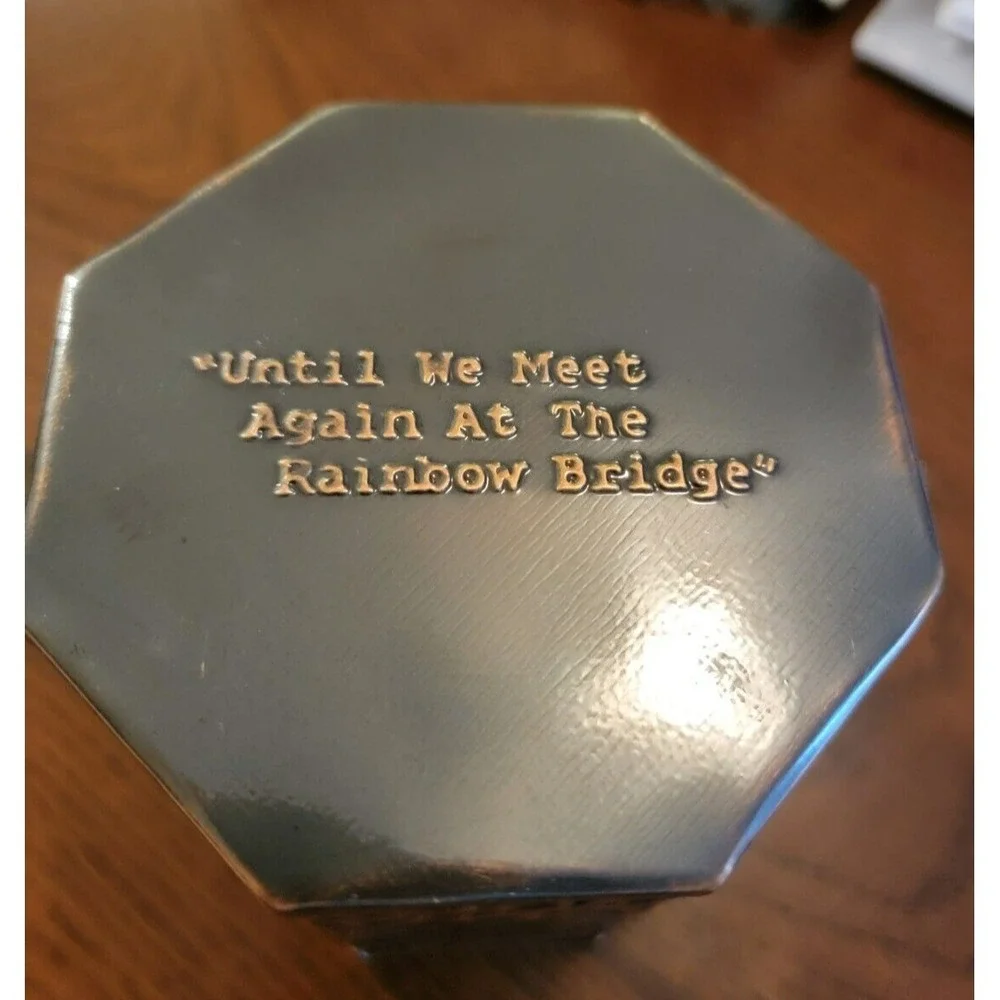 Iron‎ Light Copper Pet Cremation Urn For Pet Ashes